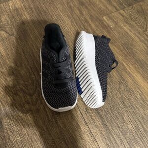 Adidas Kids Black and White Sneakers Size 6C